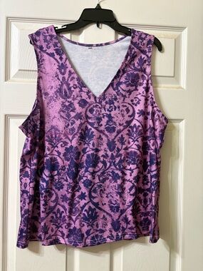 Women's V-Neck Sleeveless Tank Top in Purple Floral Print